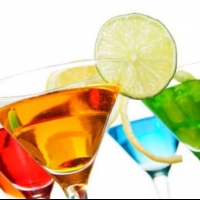 Se réunir autour d'un verre et faire connaissance, discuter, rire...