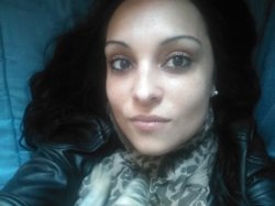 Cherche copines dans la joie et bonne humeur :)