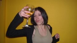 Cherche des amies , des copines , des gens avec qui parler