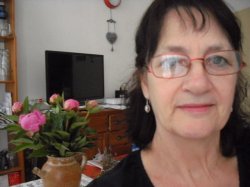 Toulonnaise cherche copines pour rompre solitude