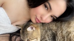 4FA9EEE2-F060-4D0A-8478-DEFAD9B7D920