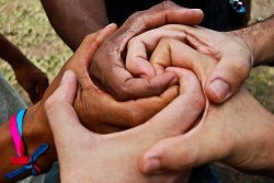 Recherche amie avec qui sortir et sympathiser!